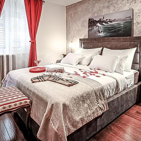 Theatre Luxury Rooms Спліт Екстер'єр фото