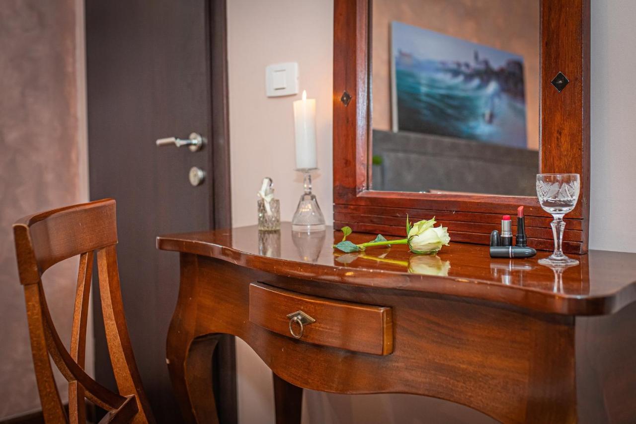 Theatre Luxury Rooms Спліт Екстер'єр фото