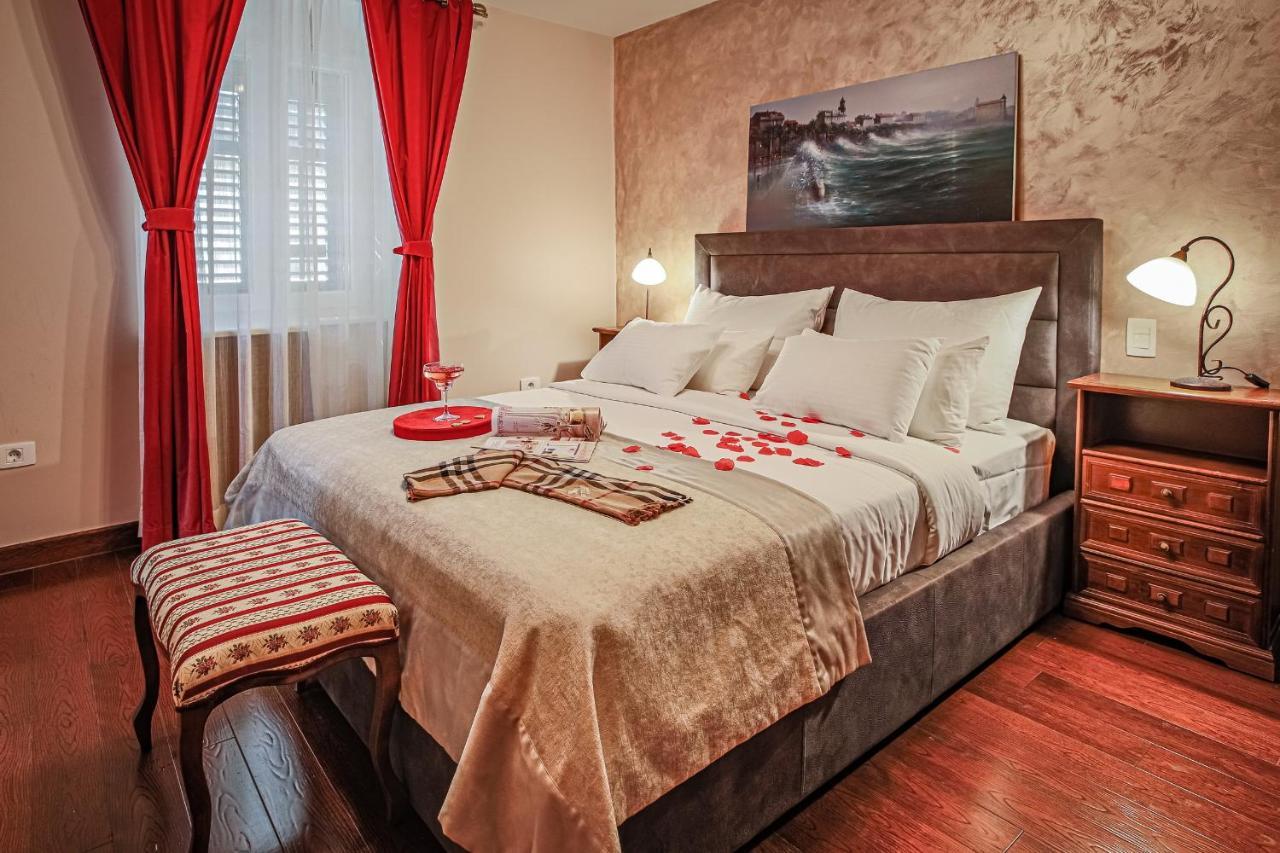 Theatre Luxury Rooms Спліт Екстер'єр фото