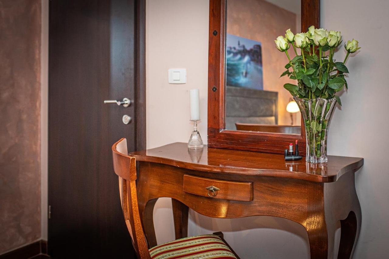 Theatre Luxury Rooms Спліт Екстер'єр фото