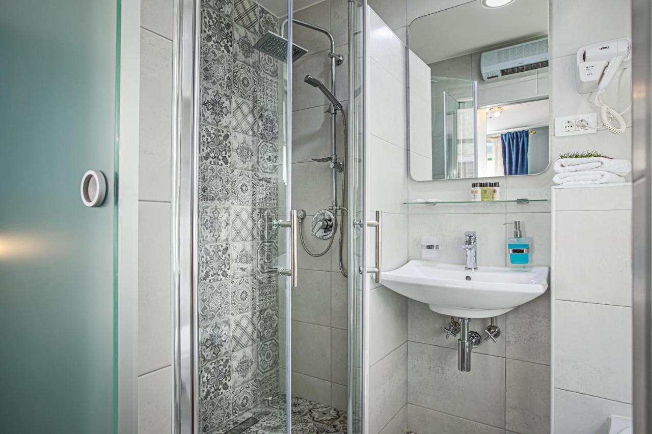Theatre Luxury Rooms Спліт Екстер'єр фото