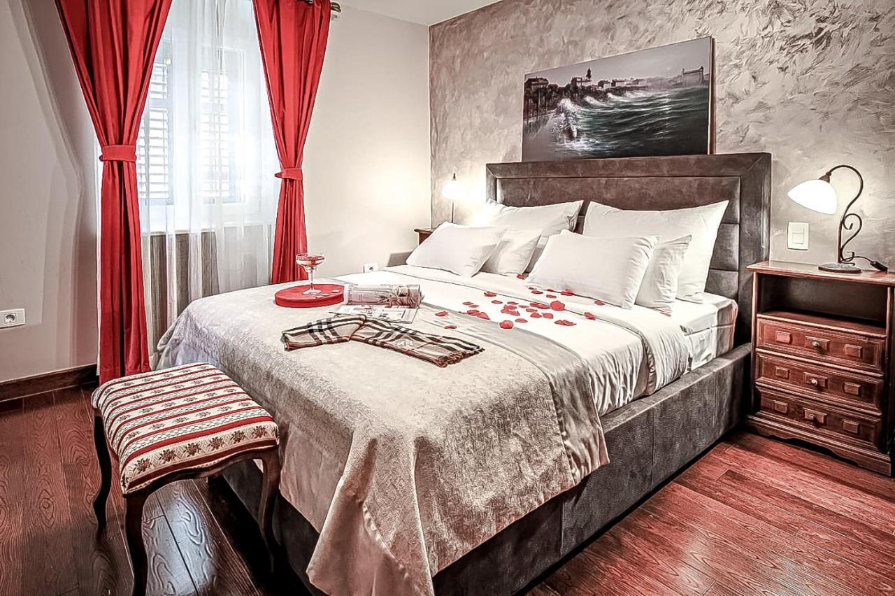 Theatre Luxury Rooms Спліт Екстер'єр фото